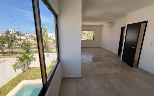 CASA EN ESQUINA TOTALMENTE EQUIPADA Y PARA ENTREGA INMEDIATA
